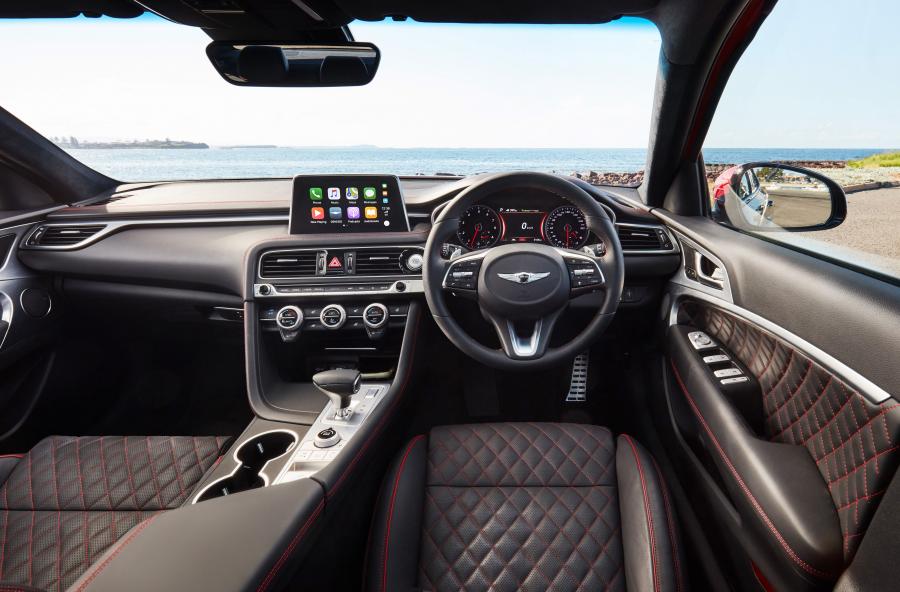 Торпедо Genesis G70 3.3T 2019 года  (AU) (фото 4 из 40)